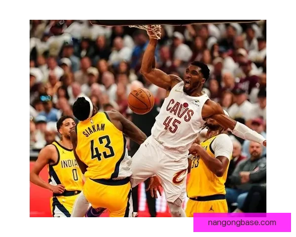 NBA季后赛激战正酣 多支球队争夺总冠军名额悬念重重