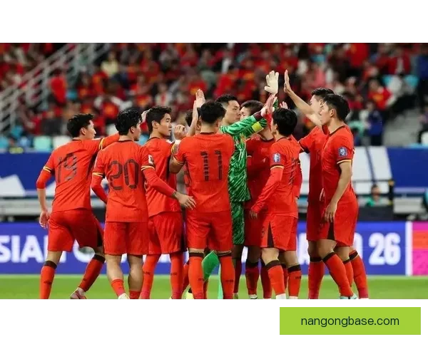 中国足球队备战世界杯预选赛 新任主帅力求打造攻防平衡阵容 中国足球队备战世界杯预选赛 新任主帅力求打造攻防平衡阵容